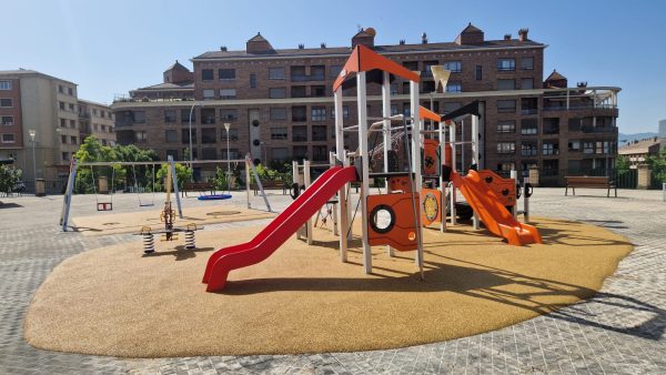 Mobipark parque infantil inclusivo Monjarín Pamplona