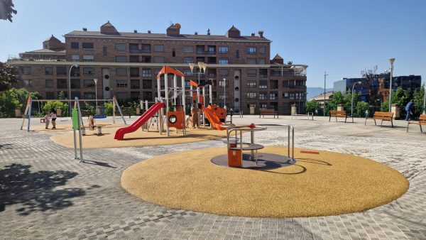 Mobipark parque infantil inclusivo Monjarín Pamplona