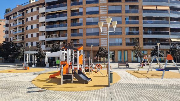 Mobipark parque infantil inclusivo Monjarín Pamplona