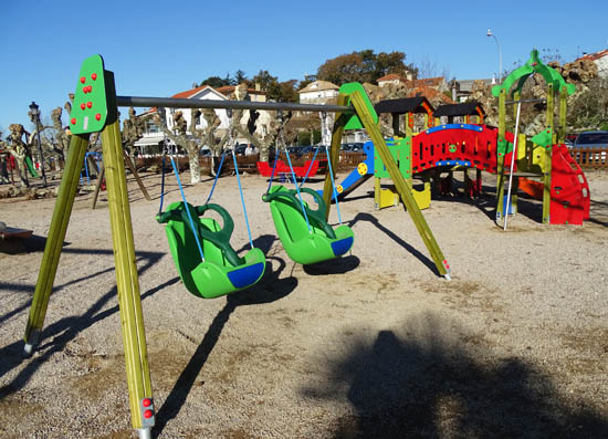 10 1 18 gran parque infantil en nigran pontevedra 01