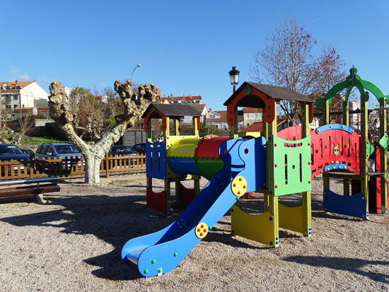 10 1 18 gran parque infantil en nigran pontevedra 03
