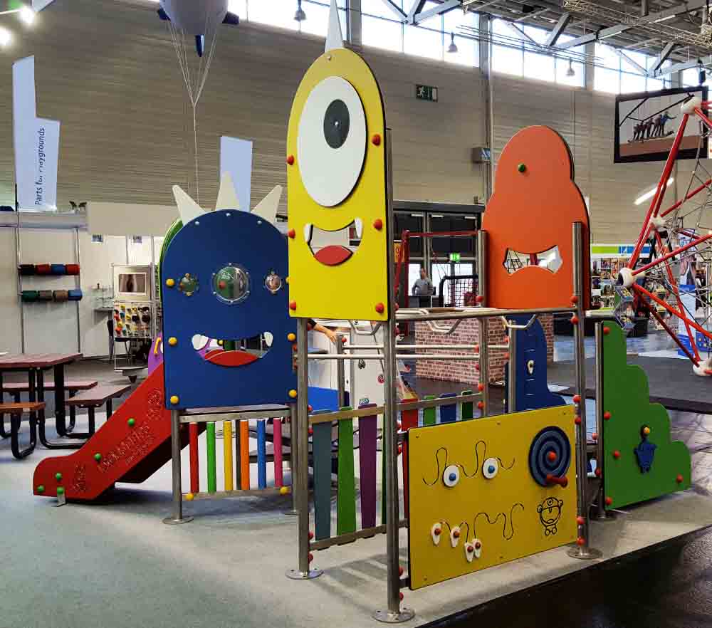 14 11 17 feria fsb colonia monsters 3