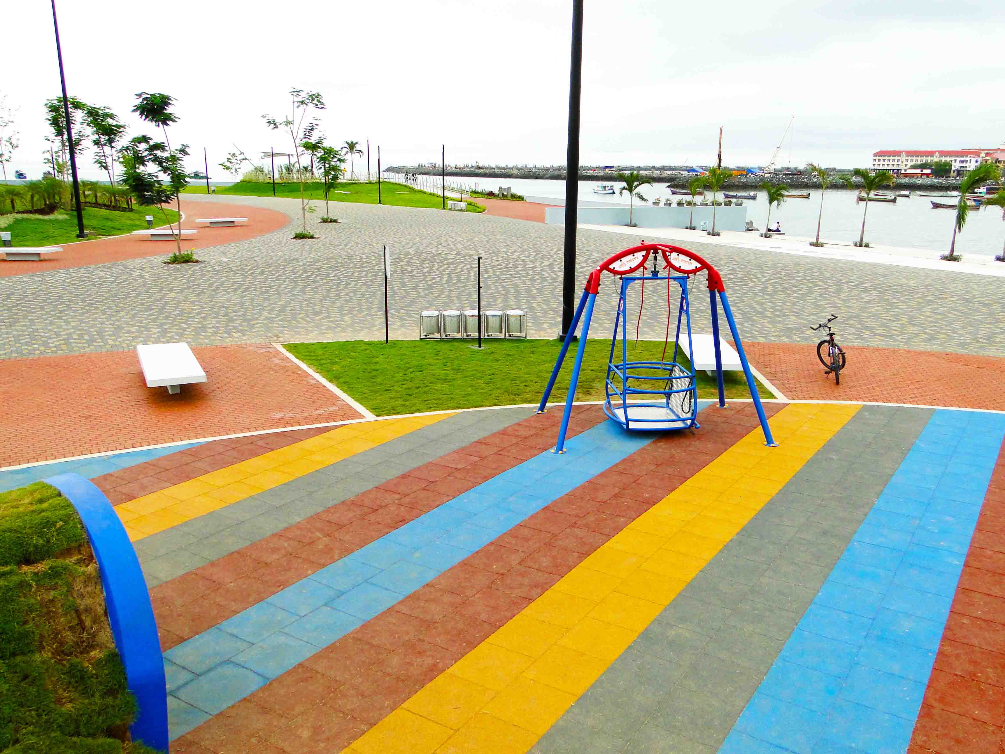 15 04 14 mobipark panama cinta costera 071